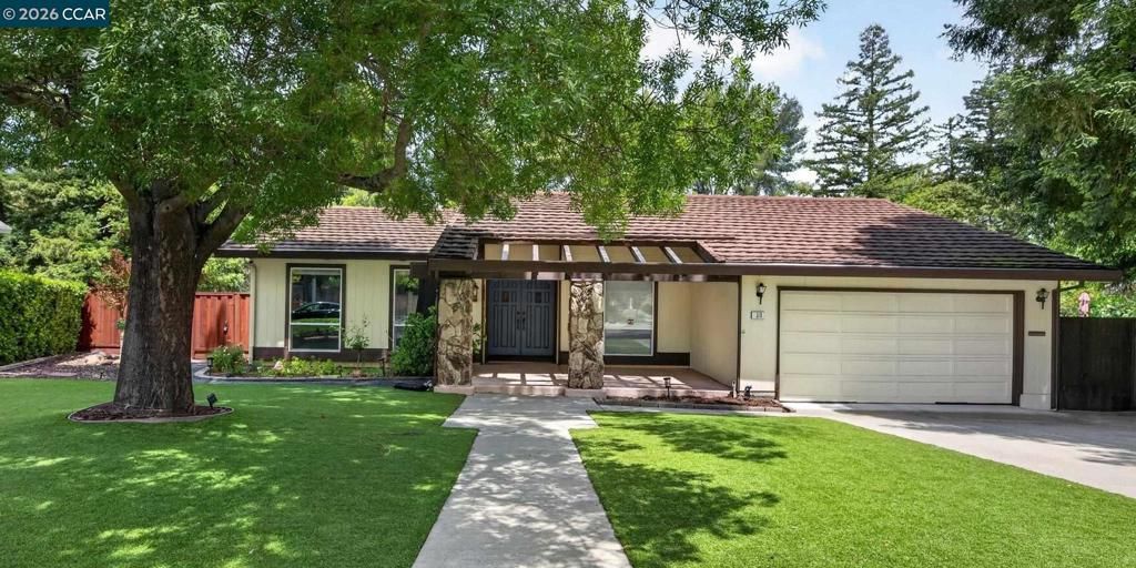 Photo of 10 Edie Ct CT, Pleasant Hill, CA 94523 (MLS # 41136879)