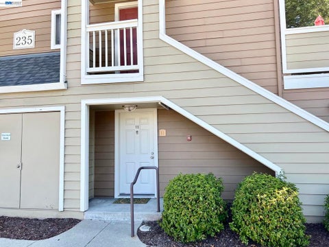 Photo of 235 Reflections Dr #11, San Ramon, CA 94583 (MLS # 41141803)