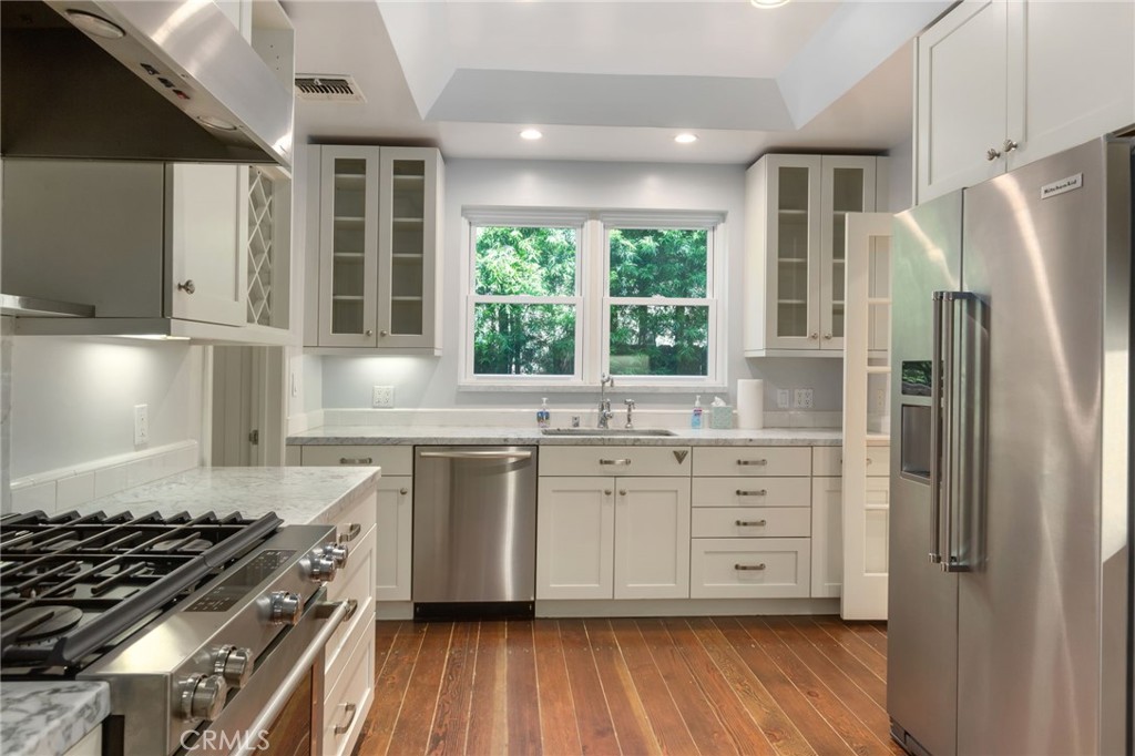 12139 Hollyglen Place