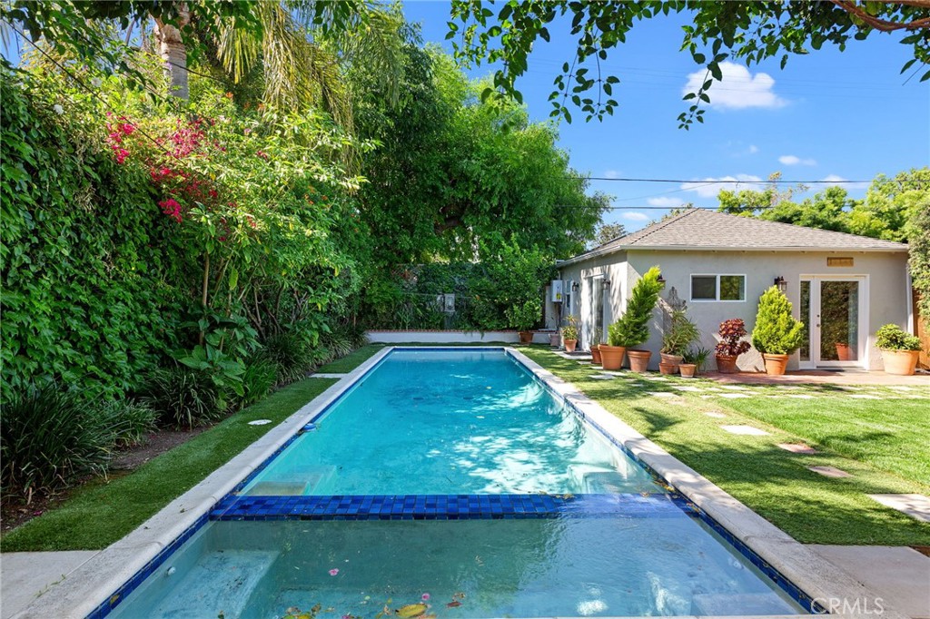 12139 Hollyglen Place