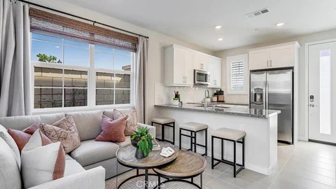 4548 S Forsyth Paseo, Ontario, CA 91762 - MLS#: SW26211720