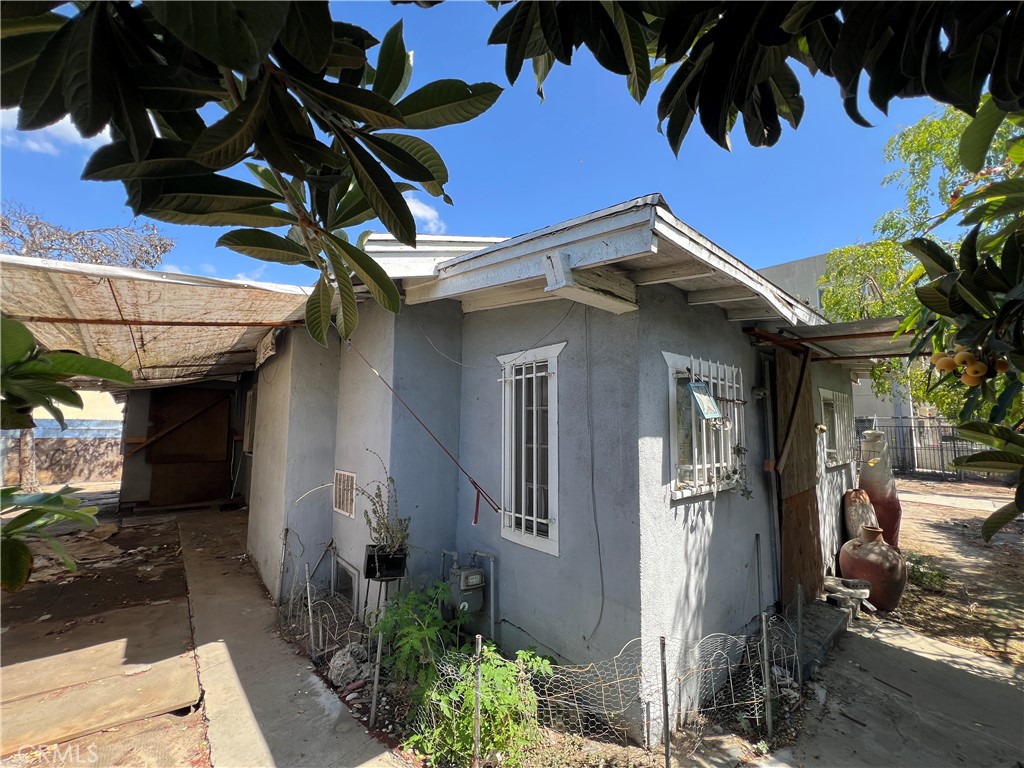 9214 Compton