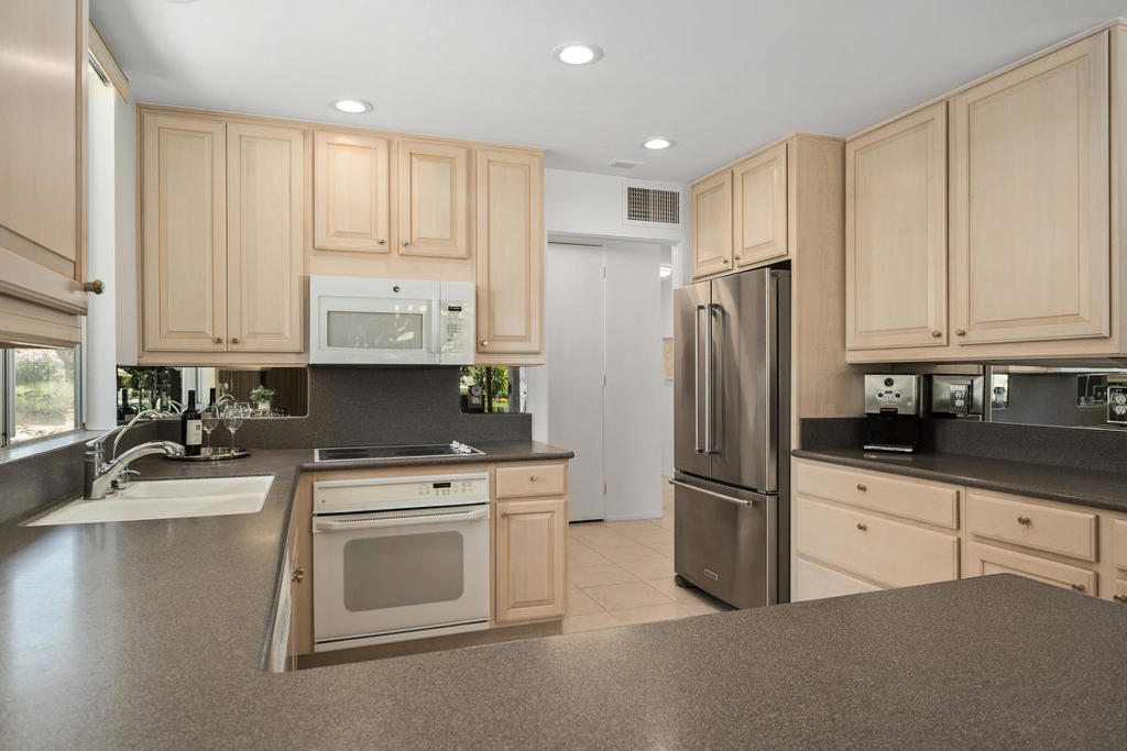 Indian Wells C.C. - Residential Lease