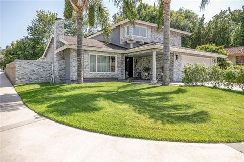 Photo of 23500 Lloyd Houghton Place, Newhall, CA 91321 (MLS # GD25132130) Photo of 23500 Lloyd Houghton Place, Newhall, CA 91321 (MLS # GD25132130)
