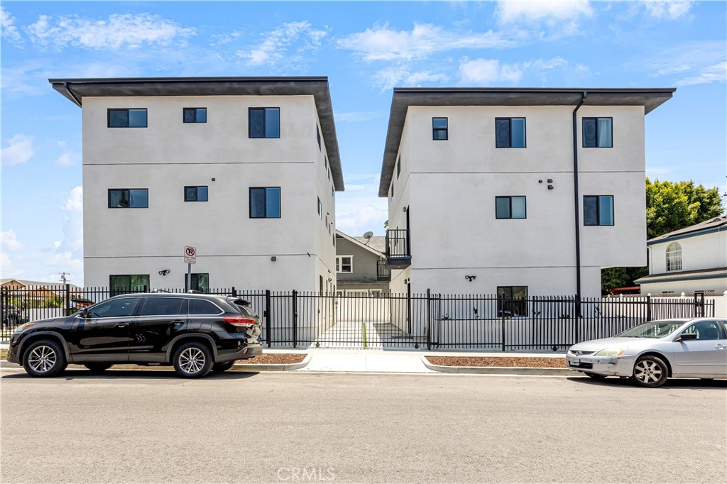 441 N Harvard Boulevard