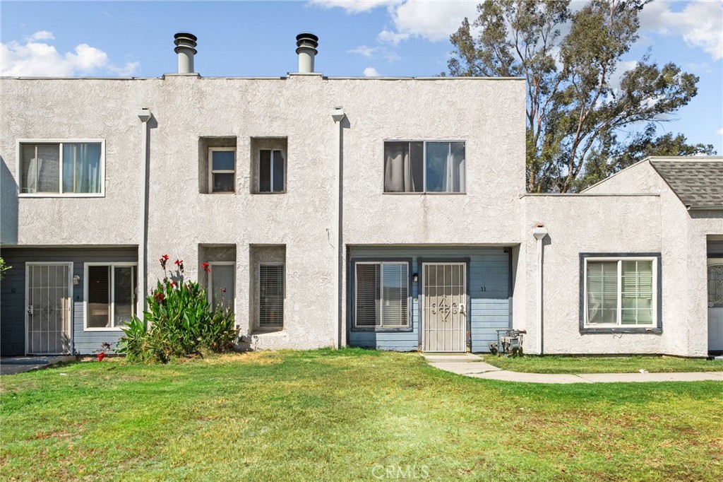 Photo 1 of 33 — 1520 Coulston Street 11, San Bernardino, CA 92408