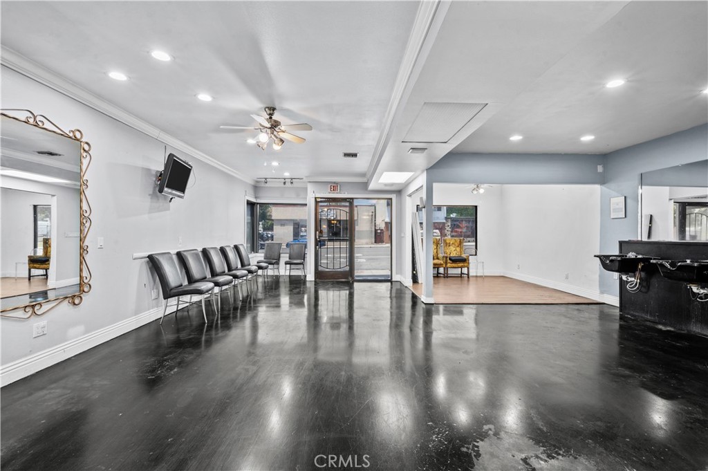 2517 W Beverly Boulevard
