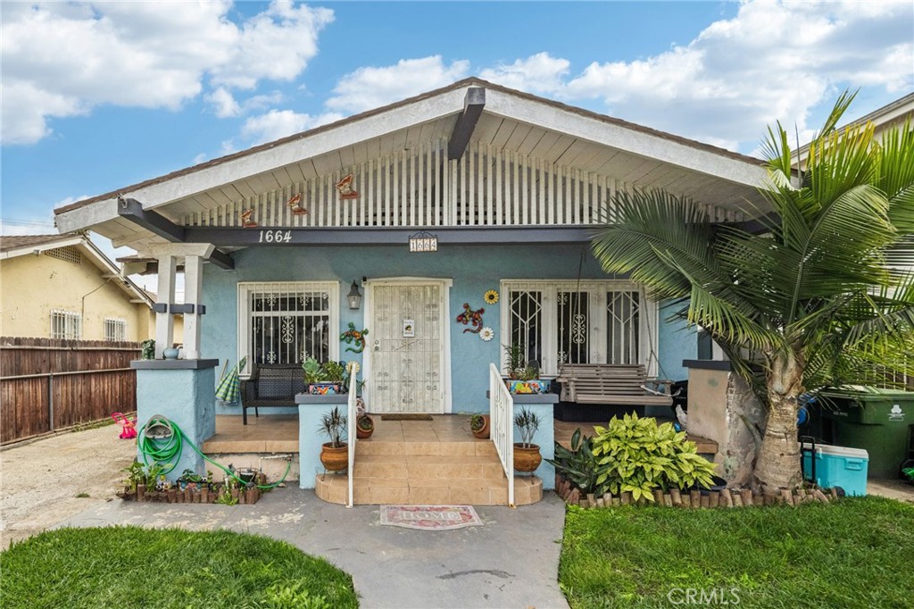 Welcome to this charming 3-bedroom, 2-bathroom home located in the heart of Los Angeles! Perfect for first-time buyers, this inviting property offers a spacious living area and sits on a generous 4,960 sq. ft. lot, providing plenty of room for entertaining, gardening, or future possibilities. Enjoy the comfort of a unique home with character and convenience — close to shopping, schools, and major freeways for an easy commute. Don’t miss this great opportunity to own a home in a desirable location!