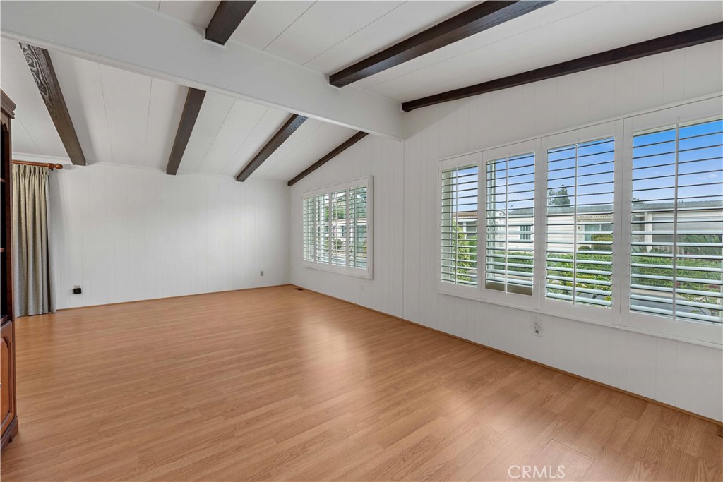 719 Glenlake