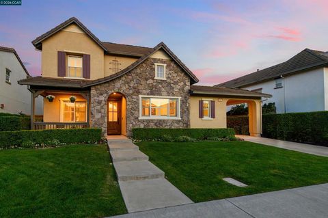 Photo of 2261 Genoa St St, Danville, CA 94506 (MLS # 41134395)