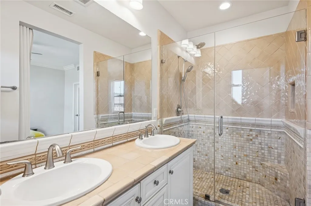 Aliso Viejo, California 92656, United States, 3 Bedrooms Bedrooms, ,4 BathroomsBathrooms,Residential,Active,244379