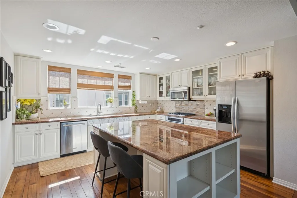 Aliso Viejo, California 92656, United States, 3 Bedrooms Bedrooms, ,4 BathroomsBathrooms,Residential,Active,244379