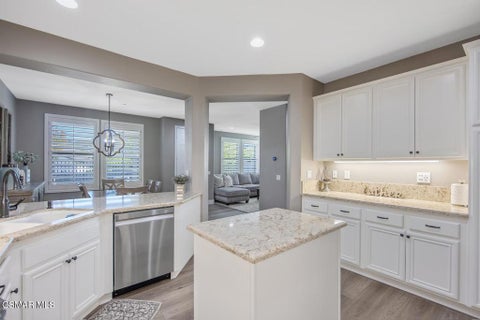 Tiny photo for 274 Via Antonio, Thousand Oaks, CA 91320 (MLS # 226004801)