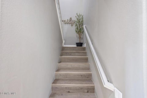 Tiny photo for 274 Via Antonio, Thousand Oaks, CA 91320 (MLS # 226004801)