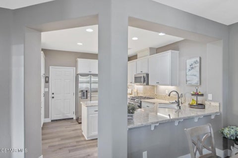 Tiny photo for 274 Via Antonio, Thousand Oaks, CA 91320 (MLS # 226004801)