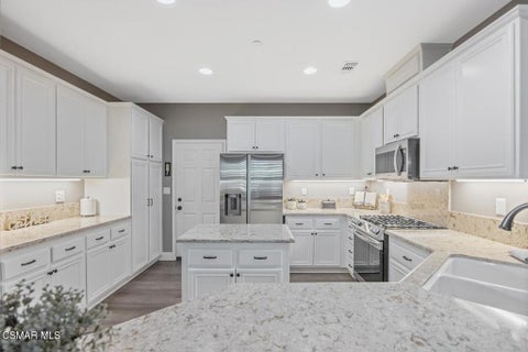 Tiny photo for 274 Via Antonio, Thousand Oaks, CA 91320 (MLS # 226004801)