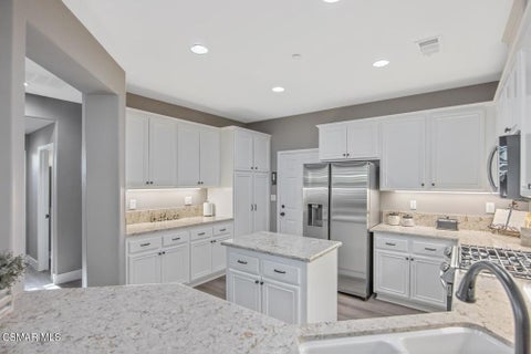 Tiny photo for 274 Via Antonio, Thousand Oaks, CA 91320 (MLS # 226004801)