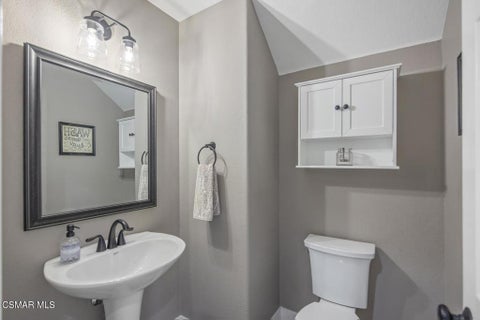 Tiny photo for 274 Via Antonio, Thousand Oaks, CA 91320 (MLS # 226004801)