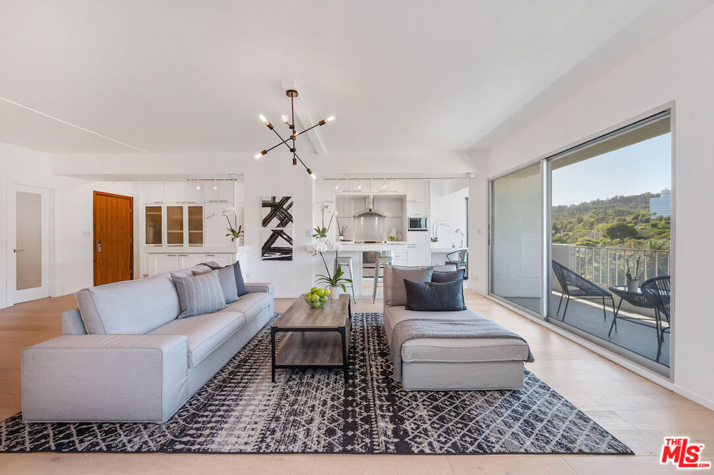 838 / Plaza Towers - Residential Lease