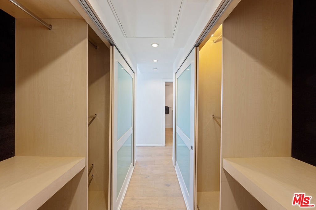 838 / Plaza Towers - Residential Lease