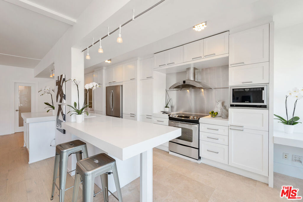 838 / Plaza Towers - Residential Lease