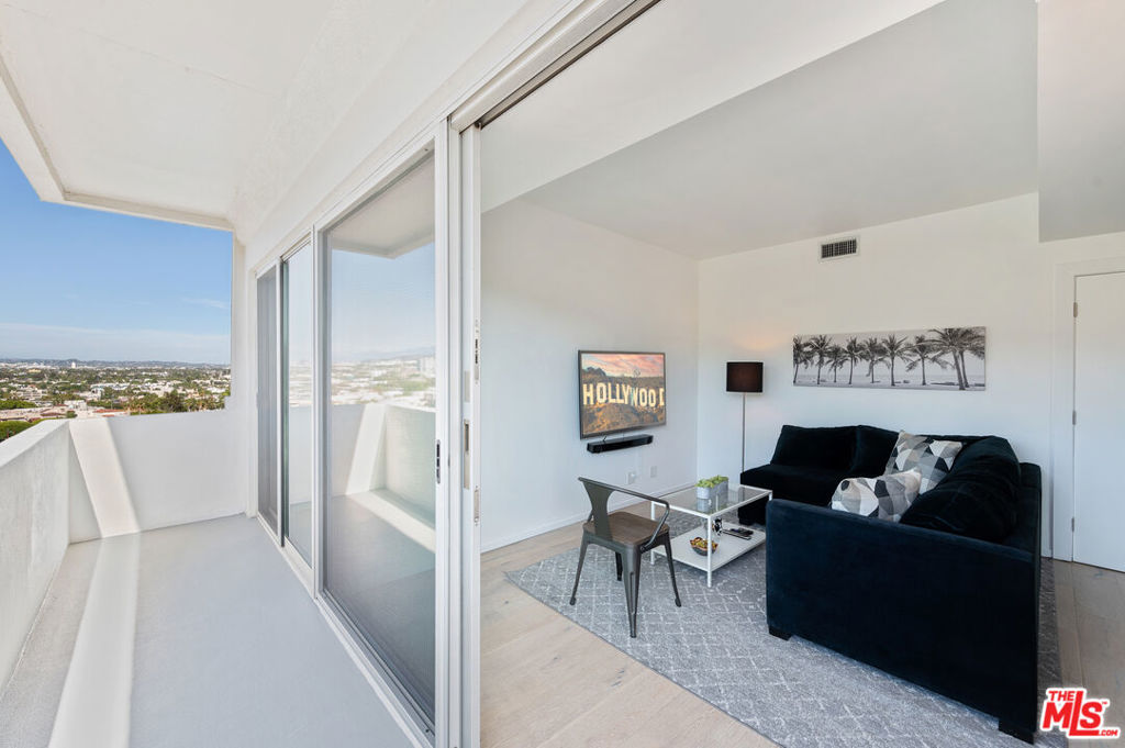 838 / Plaza Towers - Residential Lease