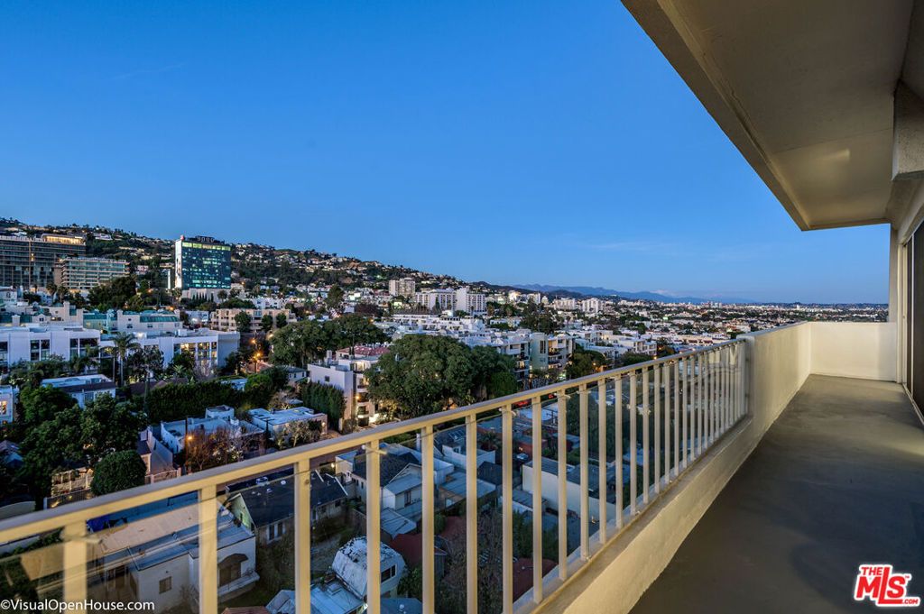 Photo of 838 N Doheny Drive #1105, West Hollywood, CA 90069 (MLS # 25609663)