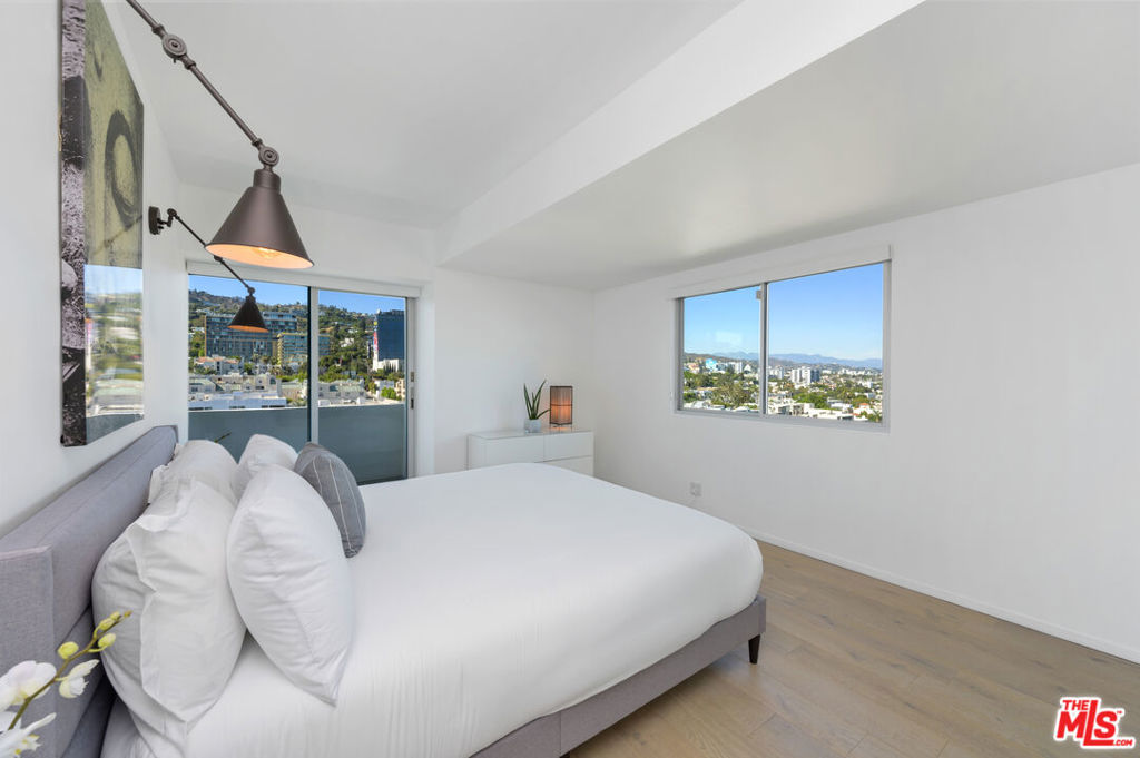 838 / Plaza Towers - Residential Lease