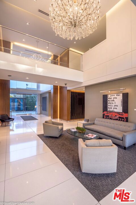 838 / Plaza Towers - Residential Lease