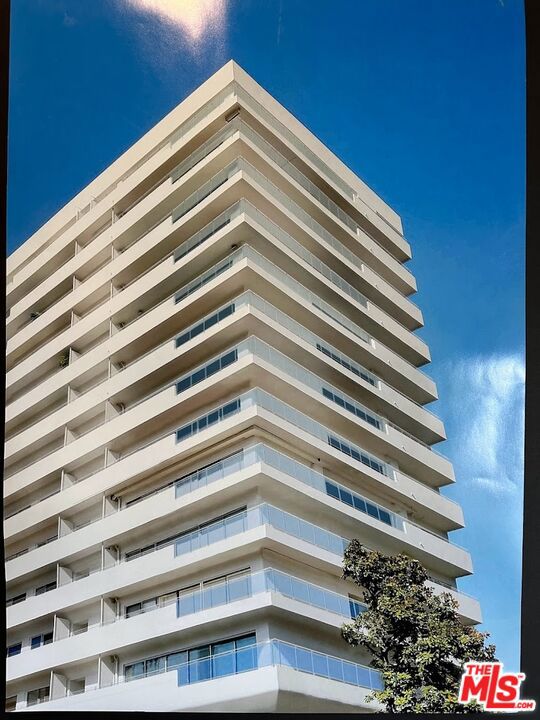 838 / Plaza Towers - Residential Lease