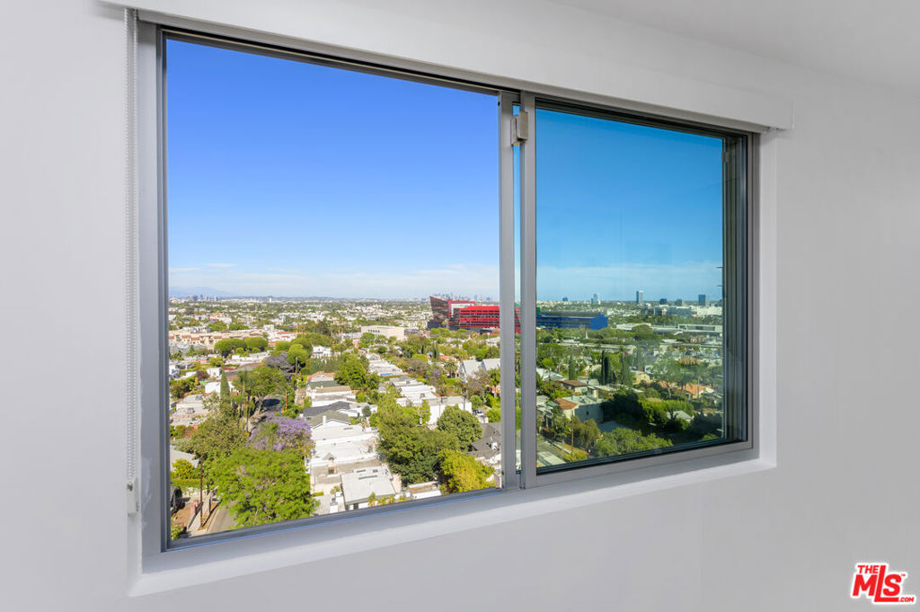 838 / Plaza Towers - Residential Lease