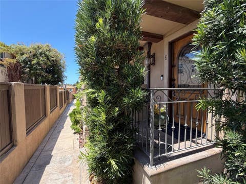 Photo of 706 S Pacific Coast HWY, Redondo Beach, CA 90277 (MLS # PV26182227)