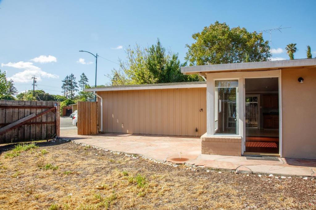 1177 Redrock Court