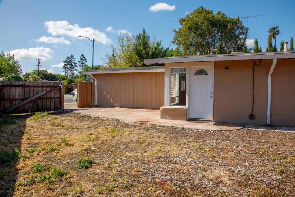 1177 Redrock Court