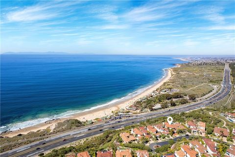 Photo of 23 Atlantis Cove, Newport Coast, CA 92657 (MLS # OC25265014)