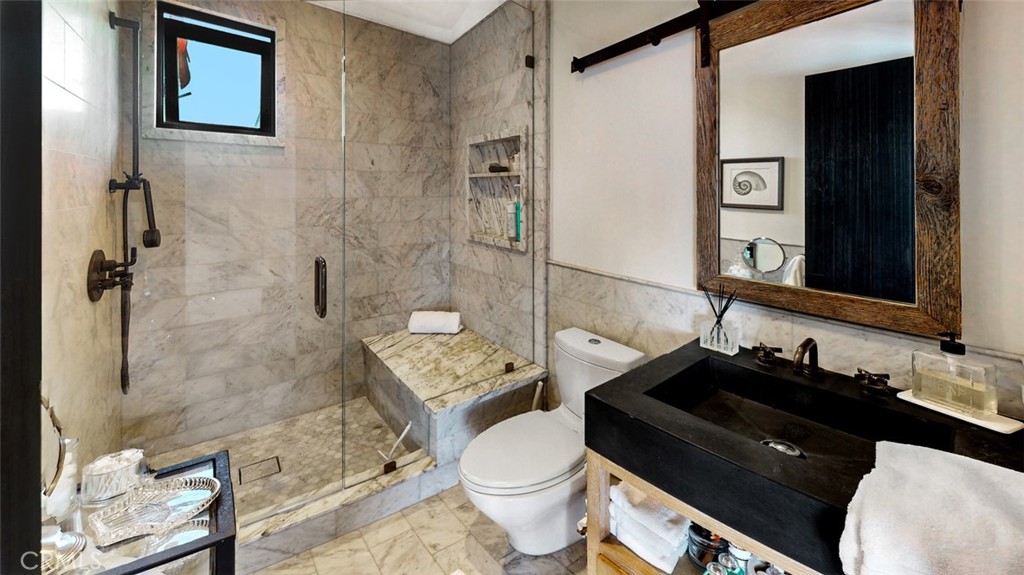 Corona del Mar North of PCH (CNHW) - Residential