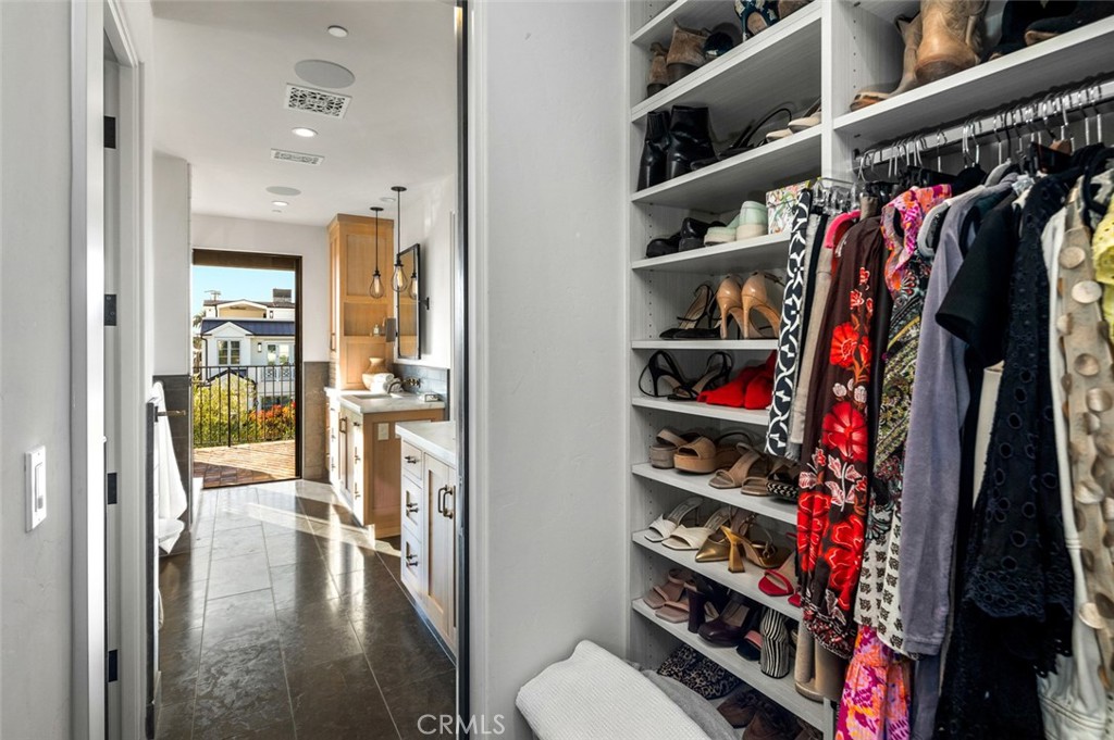 Corona del Mar North of PCH (CNHW) - Residential