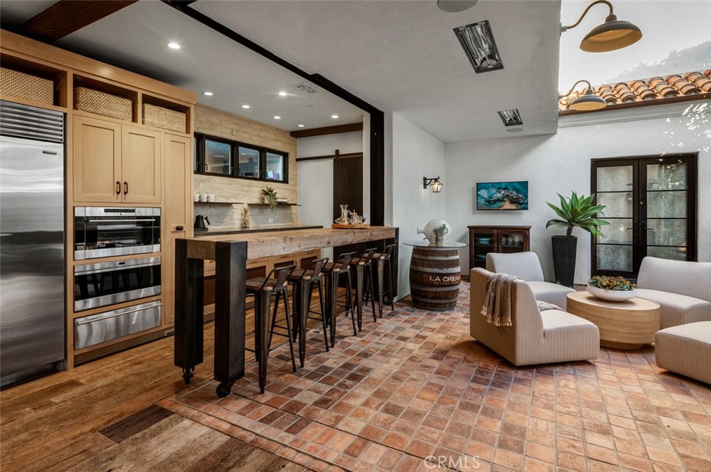 Corona del Mar North of PCH (CNHW) - Residential