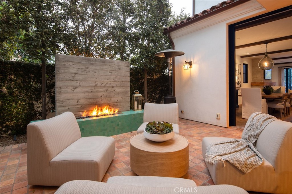 Corona del Mar North of PCH (CNHW) - Residential