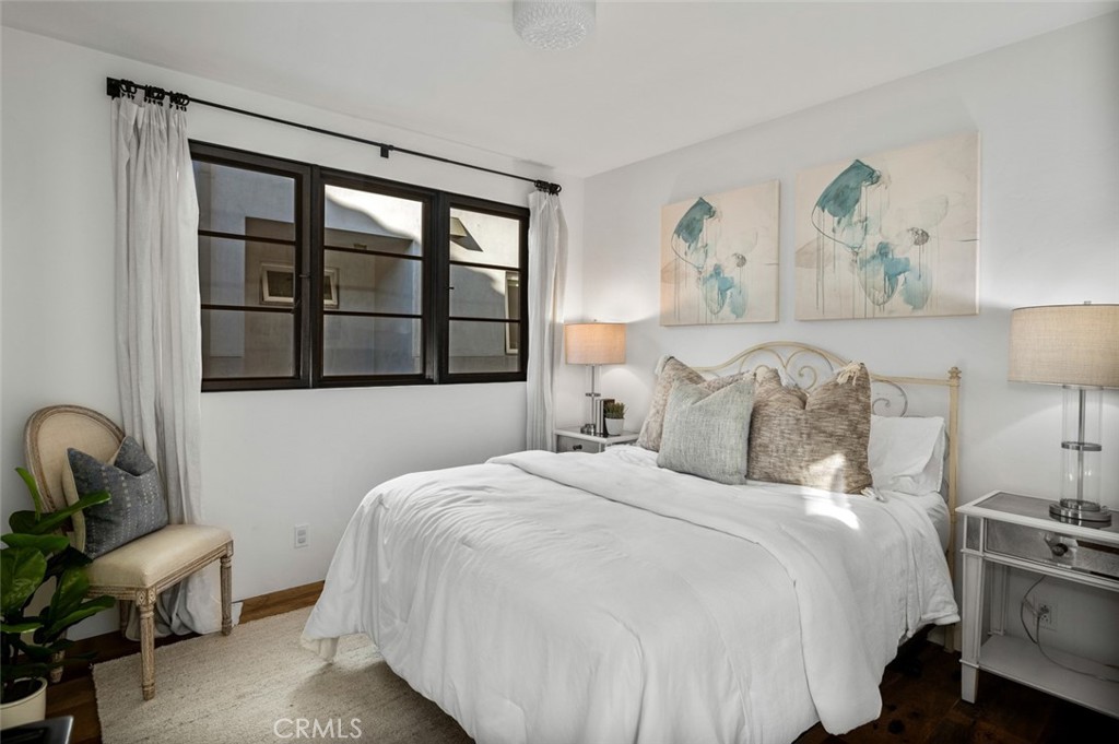 Corona del Mar North of PCH (CNHW) - Residential