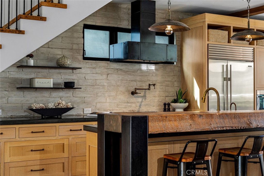 Corona del Mar North of PCH (CNHW) - Residential