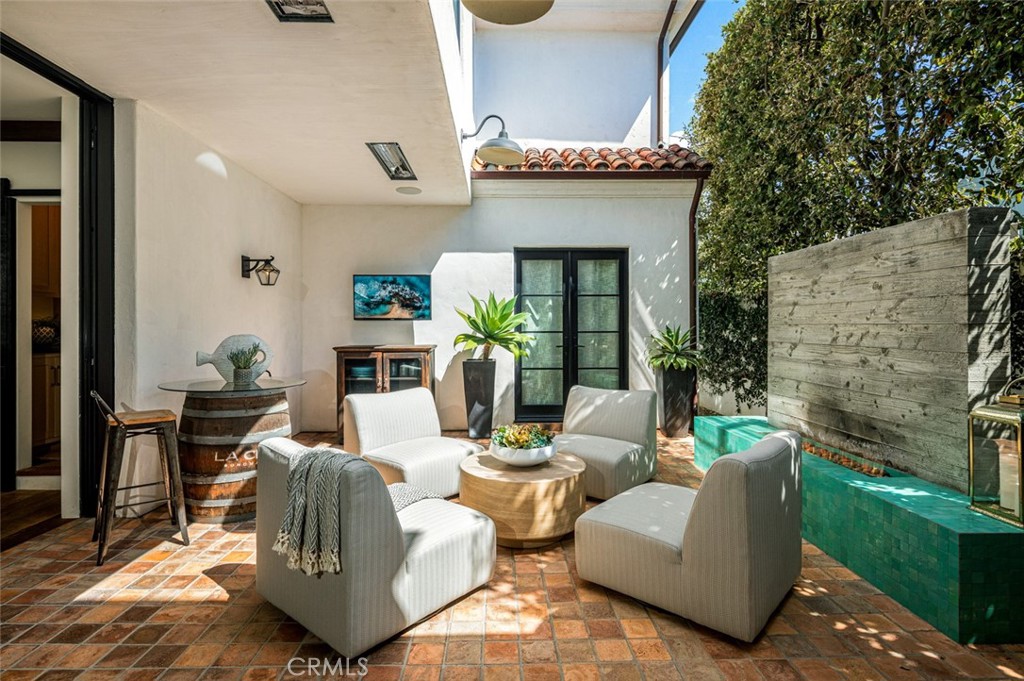 Corona del Mar North of PCH (CNHW) - Residential