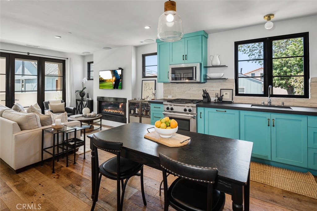 Corona del Mar North of PCH (CNHW) - Residential