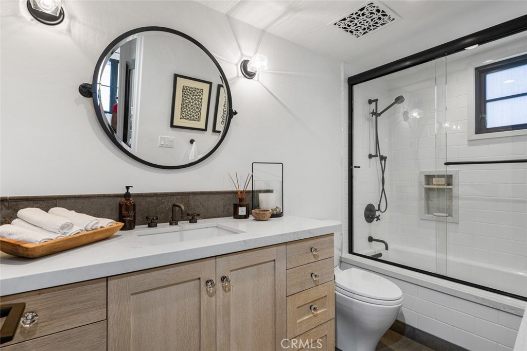 Corona del Mar North of PCH (CNHW) - Residential