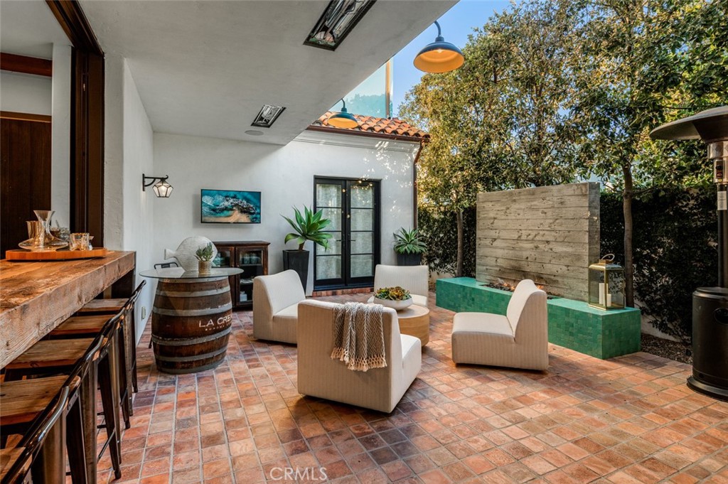 Corona del Mar North of PCH (CNHW) - Residential