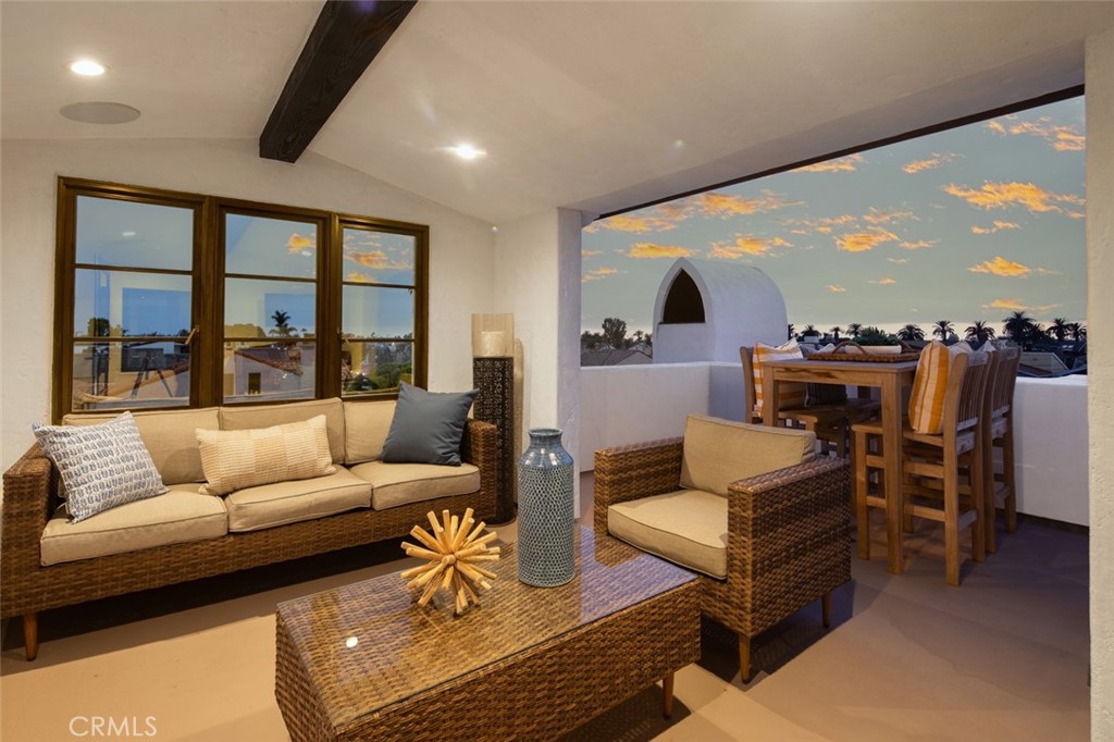 Corona del Mar North of PCH (CNHW) - Residential