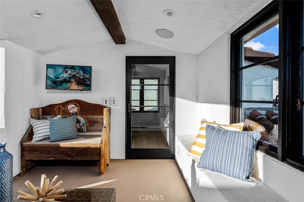 Corona del Mar North of PCH (CNHW) - Residential