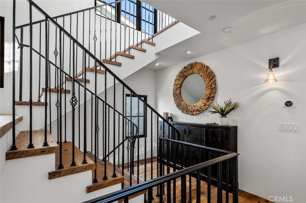 Corona del Mar North of PCH (CNHW) - Residential
