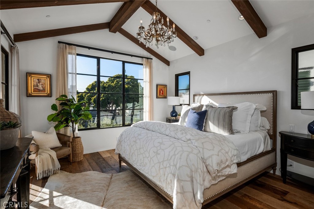 Corona del Mar North of PCH (CNHW) - Residential