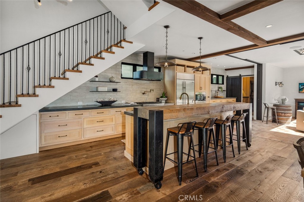 Corona del Mar North of PCH (CNHW) - Residential